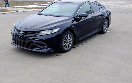 Toyota Camry, 2021 год, 2 550 000 рублей, 3 фотография