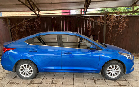 Hyundai Solaris II рестайлинг, 2018 год, 1 700 000 рублей, 3 фотография