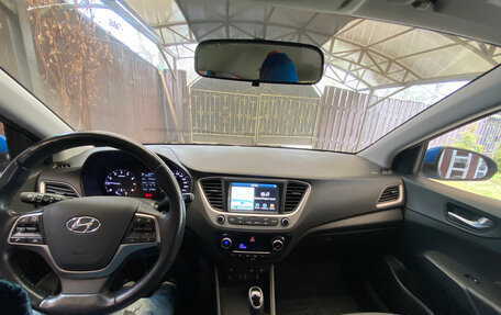 Hyundai Solaris II рестайлинг, 2018 год, 1 700 000 рублей, 10 фотография