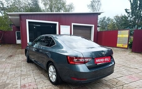 Skoda Superb III рестайлинг, 2019 год, 2 350 000 рублей, 4 фотография