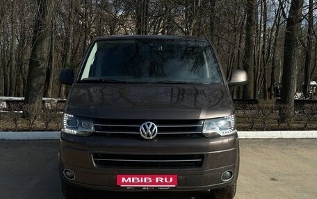 Volkswagen Multivan T5, 2012 год, 1 840 000 рублей, 3 фотография