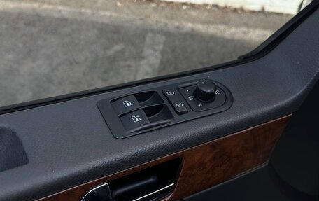 Volkswagen Multivan T5, 2012 год, 1 840 000 рублей, 17 фотография