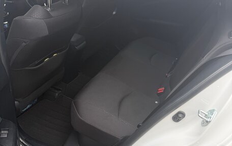 Toyota Prius IV XW50, 2019 год, 1 700 000 рублей, 9 фотография