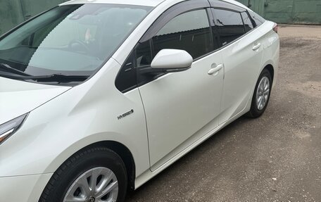 Toyota Prius IV XW50, 2019 год, 1 700 000 рублей, 6 фотография