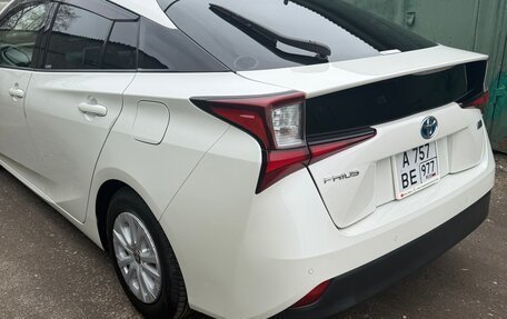 Toyota Prius IV XW50, 2019 год, 1 700 000 рублей, 5 фотография