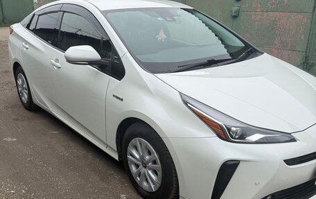 Toyota Prius IV XW50, 2019 год, 1 700 000 рублей, 2 фотография