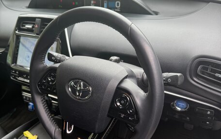 Toyota Prius IV XW50, 2019 год, 1 700 000 рублей, 13 фотография