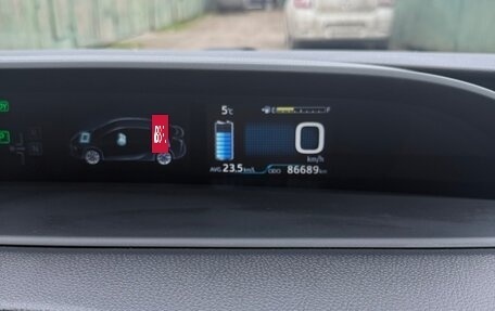 Toyota Prius IV XW50, 2019 год, 1 700 000 рублей, 15 фотография