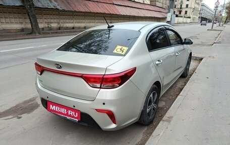 KIA Rio IV, 2018 год, 1 300 000 рублей, 10 фотография