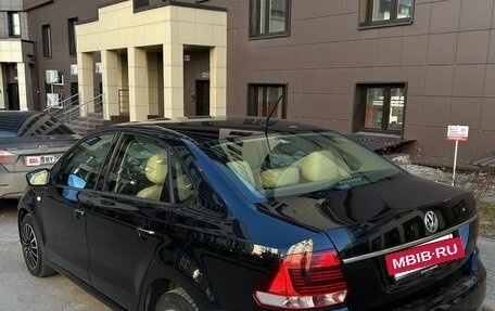 Volkswagen Polo VI (EU Market), 2015 год, 900 000 рублей, 2 фотография