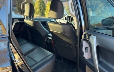 Toyota Land Cruiser Prado 150 рестайлинг 2, 2013 год, 4 090 000 рублей, 20 фотография