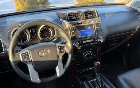 Toyota Land Cruiser Prado 150 рестайлинг 2, 2013 год, 4 090 000 рублей, 28 фотография