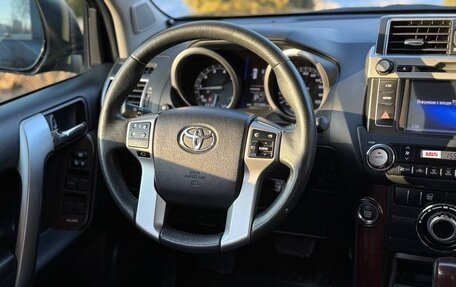 Toyota Land Cruiser Prado 150 рестайлинг 2, 2013 год, 4 090 000 рублей, 26 фотография