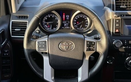 Toyota Land Cruiser Prado 150 рестайлинг 2, 2013 год, 4 090 000 рублей, 25 фотография