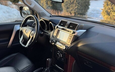 Toyota Land Cruiser Prado 150 рестайлинг 2, 2013 год, 4 090 000 рублей, 35 фотография