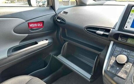 Toyota Wish II, 2011 год, 950 000 рублей, 21 фотография