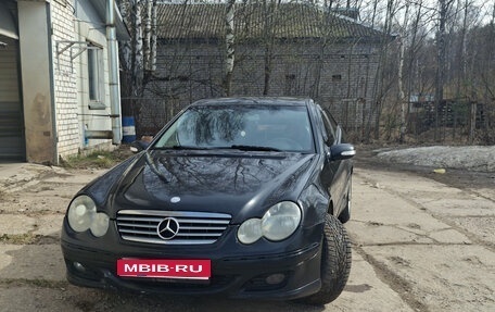 Mercedes-Benz C-Класс, 2007 год, 600 000 рублей, 1 фотография