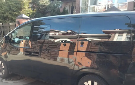 Hyundai Staria, 2022 год, 5 000 000 рублей, 4 фотография