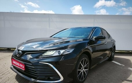 Toyota Camry, 2022 год, 3 390 000 рублей, 1 фотография