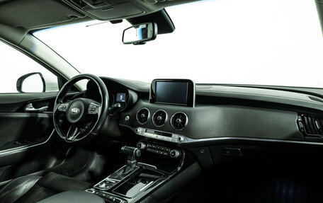 KIA Stinger I, 2018 год, 2 249 898 рублей, 9 фотография