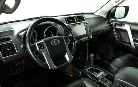 Toyota Land Cruiser Prado 150 рестайлинг 2, 2014 год, 3 099 700 рублей, 11 фотография