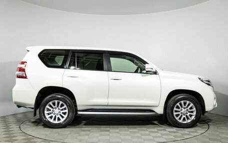 Toyota Land Cruiser Prado 150 рестайлинг 2, 2014 год, 3 099 700 рублей, 4 фотография