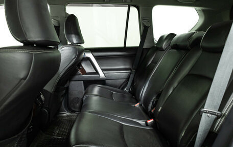 Toyota Land Cruiser Prado 150 рестайлинг 2, 2014 год, 3 099 700 рублей, 10 фотография