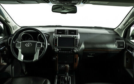 Toyota Land Cruiser Prado 150 рестайлинг 2, 2014 год, 3 099 700 рублей, 13 фотография