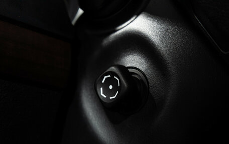 Toyota Land Cruiser Prado 150 рестайлинг 2, 2014 год, 3 099 700 рублей, 20 фотография