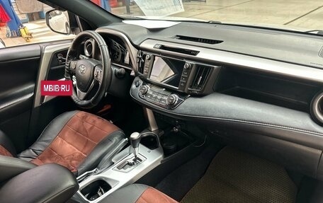 Toyota RAV4, 2019 год, 2 800 000 рублей, 5 фотография