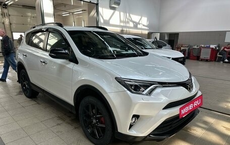 Toyota RAV4, 2019 год, 2 800 000 рублей, 2 фотография