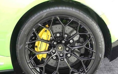 Lamborghini Huracán, 2022 год, 26 000 000 рублей, 10 фотография