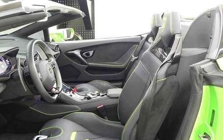 Lamborghini Huracán, 2022 год, 26 000 000 рублей, 9 фотография