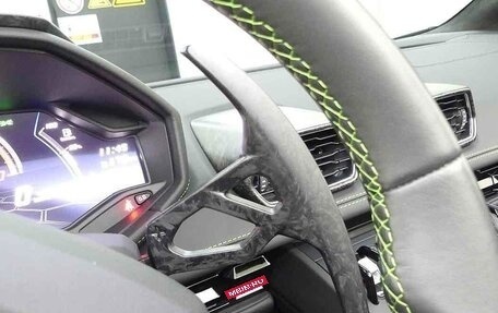 Lamborghini Huracán, 2022 год, 26 000 000 рублей, 16 фотография