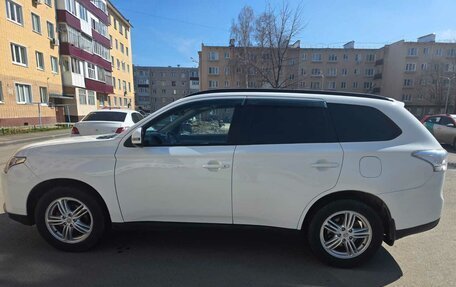 Mitsubishi Outlander III рестайлинг 3, 2012 год, 1 100 000 рублей, 5 фотография