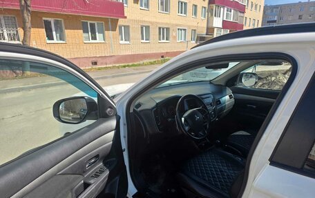 Mitsubishi Outlander III рестайлинг 3, 2012 год, 1 100 000 рублей, 8 фотография