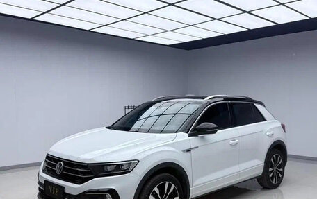 Volkswagen T-Roc I, 2022 год, 1 650 000 рублей, 1 фотография