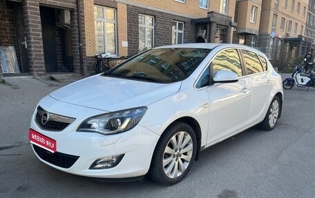 Opel Astra J, 2011 год, 650 000 рублей, 1 фотография
