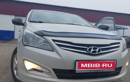 Hyundai Solaris II рестайлинг, 2015 год, 849 000 рублей, 1 фотография