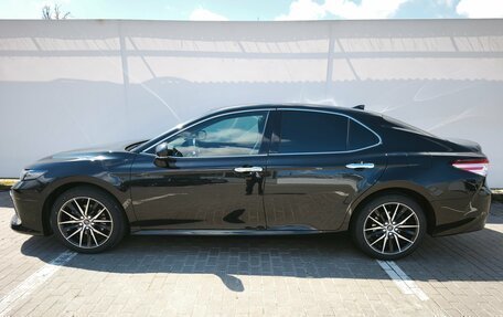 Toyota Camry, 2022 год, 3 390 000 рублей, 10 фотография