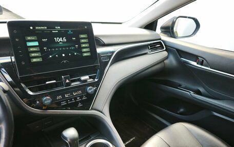 Toyota Camry, 2022 год, 3 390 000 рублей, 14 фотография