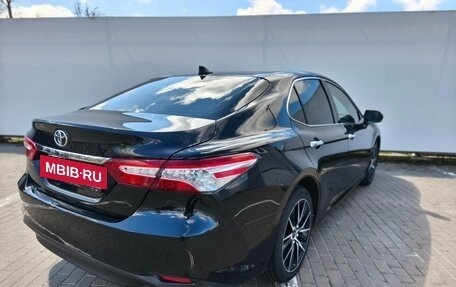 Toyota Camry, 2022 год, 3 390 000 рублей, 7 фотография