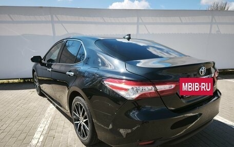 Toyota Camry, 2022 год, 3 390 000 рублей, 9 фотография