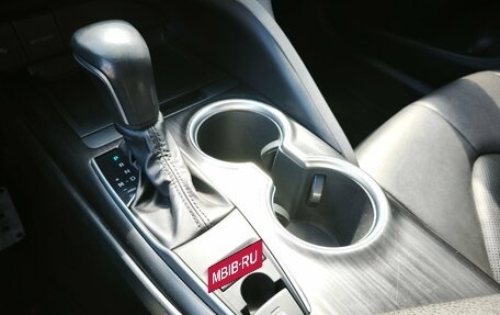 Toyota Camry, 2022 год, 3 390 000 рублей, 15 фотография