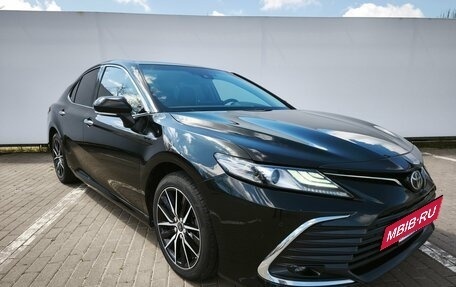 Toyota Camry, 2022 год, 3 390 000 рублей, 5 фотография