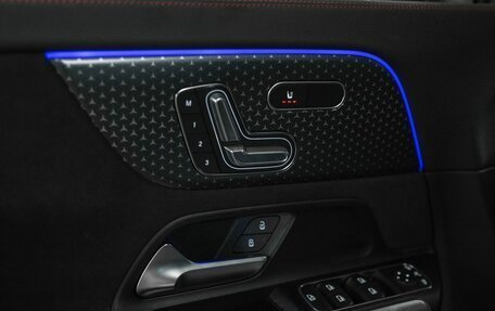 Mercedes-Benz GLA, 2024 год, 6 400 000 рублей, 9 фотография