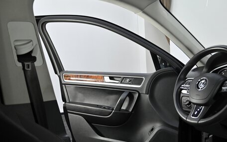 Volkswagen Touareg III, 2012 год, 2 049 000 рублей, 13 фотография