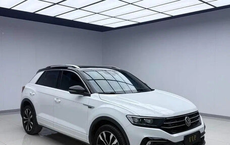 Volkswagen T-Roc I, 2022 год, 1 650 000 рублей, 3 фотография