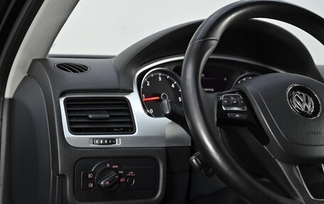 Volkswagen Touareg III, 2012 год, 2 049 000 рублей, 11 фотография