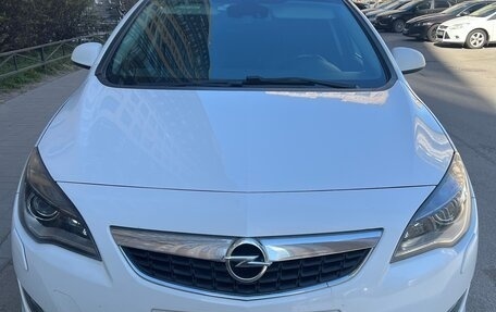 Opel Astra J, 2011 год, 650 000 рублей, 3 фотография